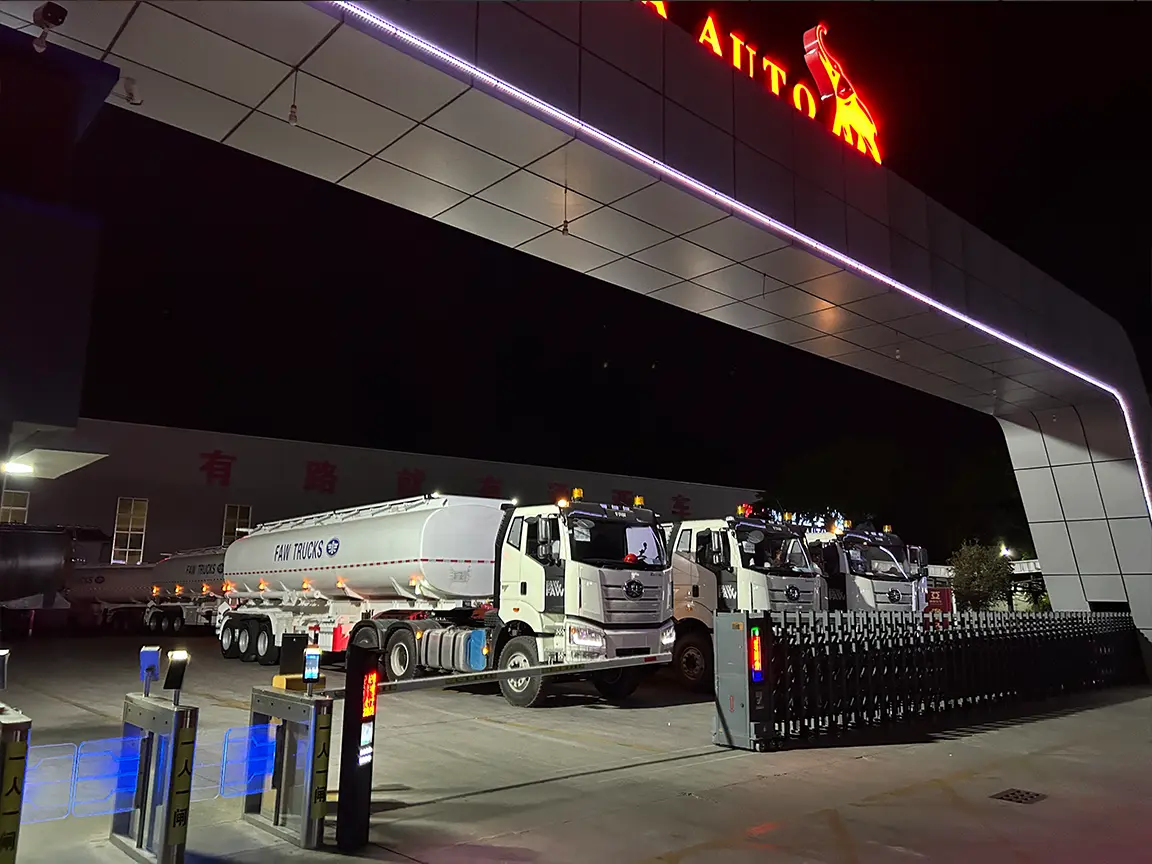 FAW Orders Fuel Tanker Semi Trailers from Tongya Automobile: A Fast and Reliable Delivery from a Leading Semi Trailer Manufacturer FAW Orders Fuel Tanker Semi Trailers from Tongya Automobile: A Fast and Reliable Delivery from a Leading Semi Trailer Manufacturer