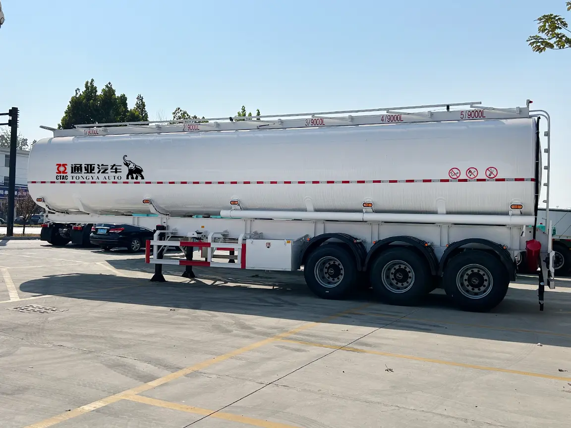 3 Axle Beam Type Fuel Tanker Semi Trailer in Stock