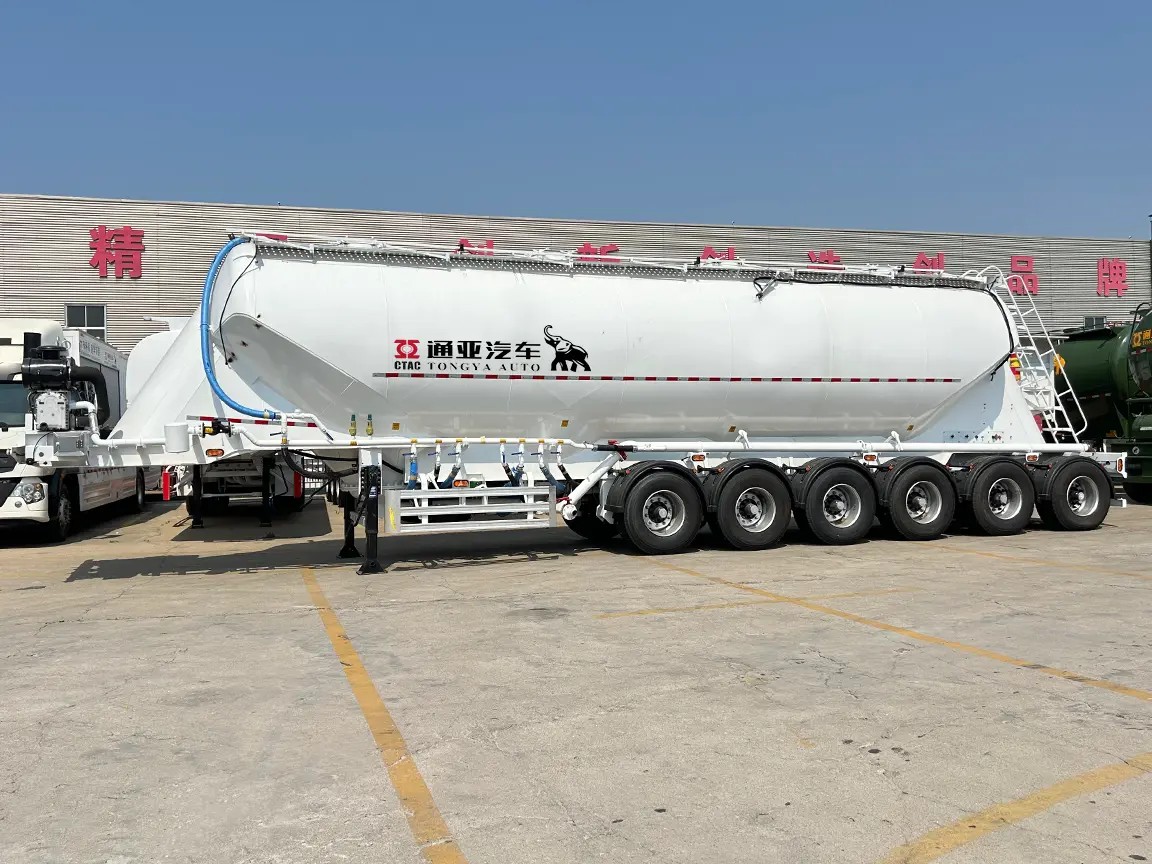 semi-remorque-citerne pour ciment en vrac à 6 essieux2 Tongya Auto lance une semi-remorque-citerne pour ciment en vrac à 6 essieux destinée au transport de poudres à forte charge utile