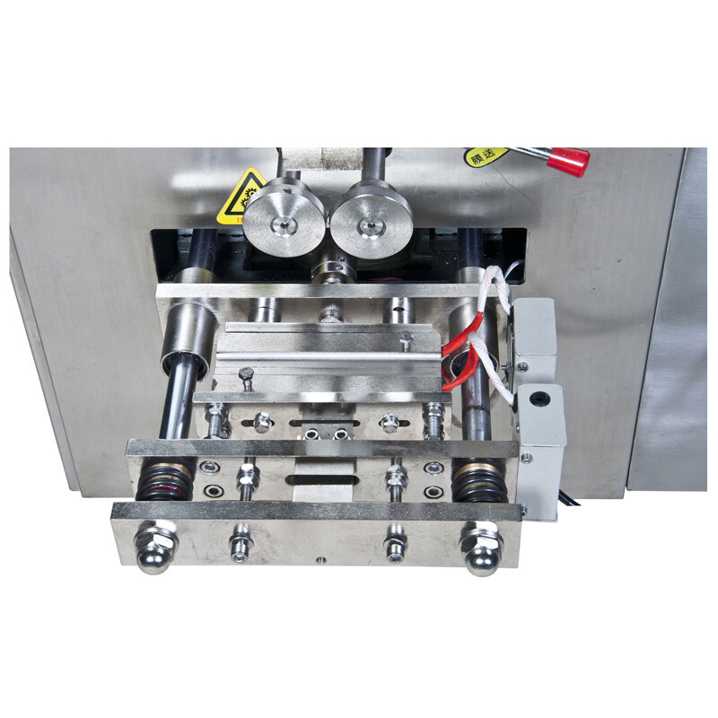 Small liquid packaging machine