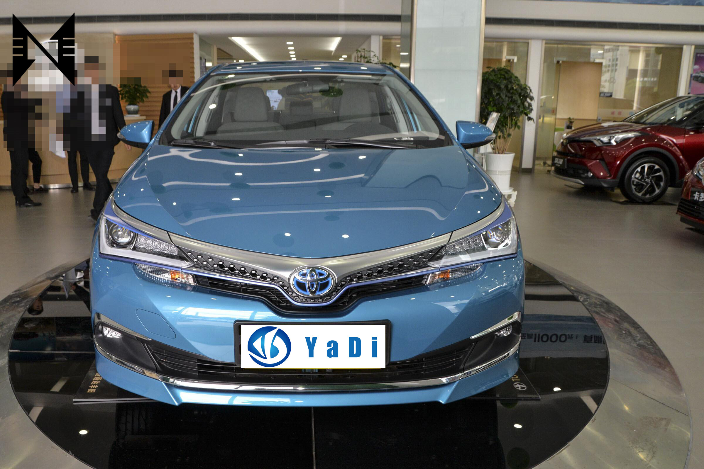 Toyota Corolla twin engine E+ 5-seat hybrid 4-wheel used electric vehicle adult