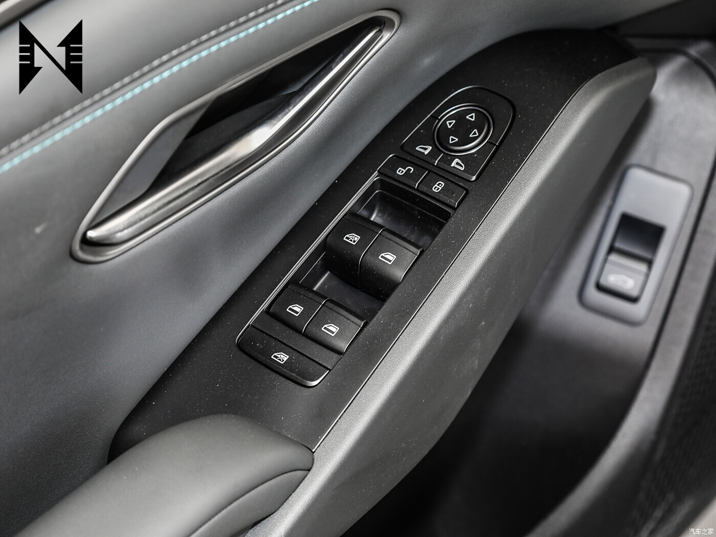 Deposit 2100KM long range BYD Qin L DM-i 2024 Electric Car plug in hybrid ev sedan car new energy vehicles