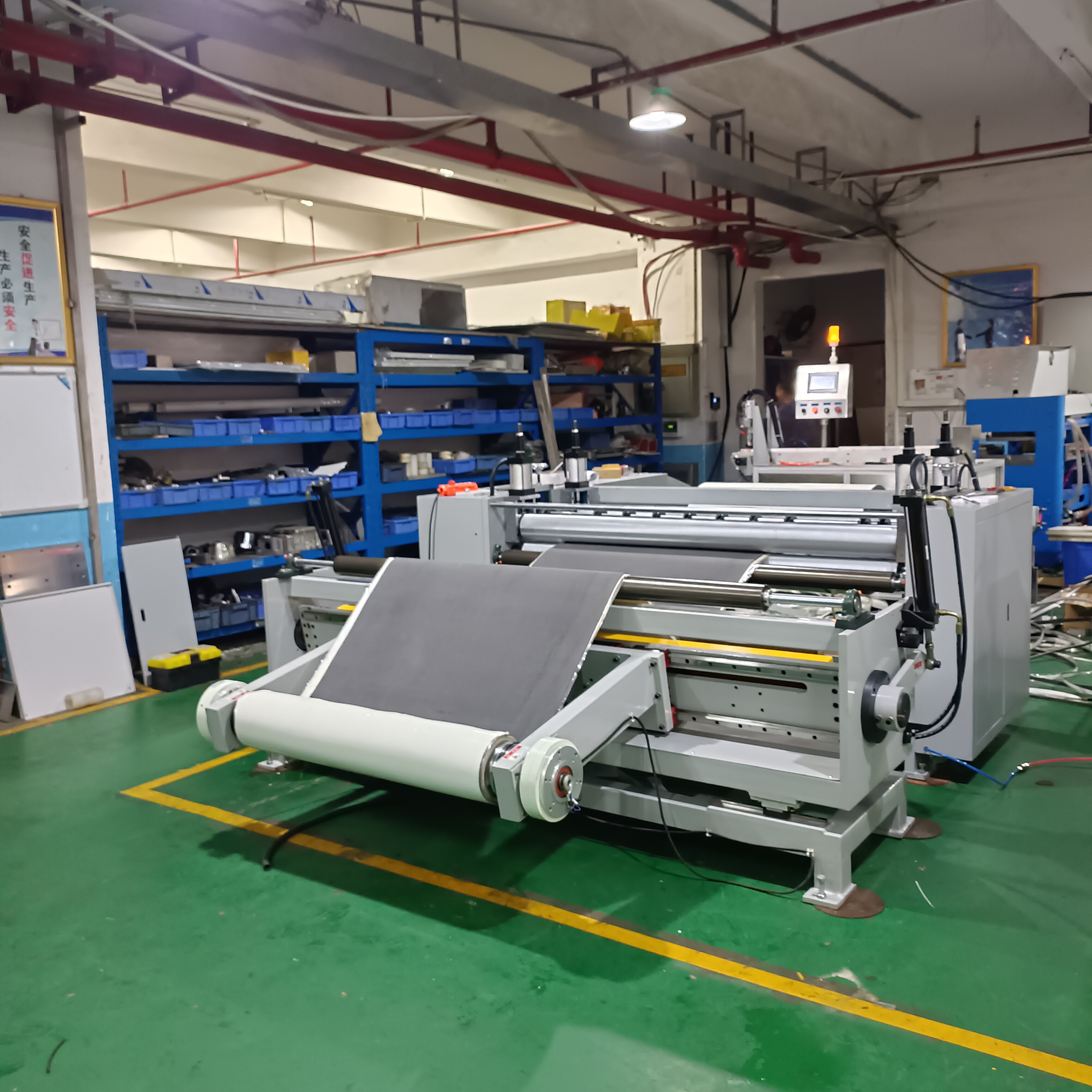 ZF-70 shaft feeding less automatic slitting Andre winding machine single shaft receiving machinery high speed Sanlitun ting machine equipment
