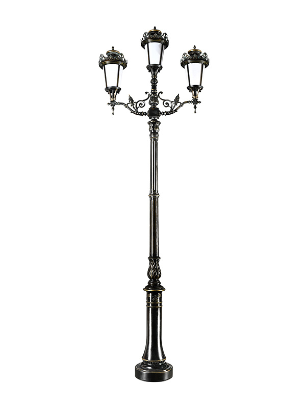 European garden lamp with three ends-001