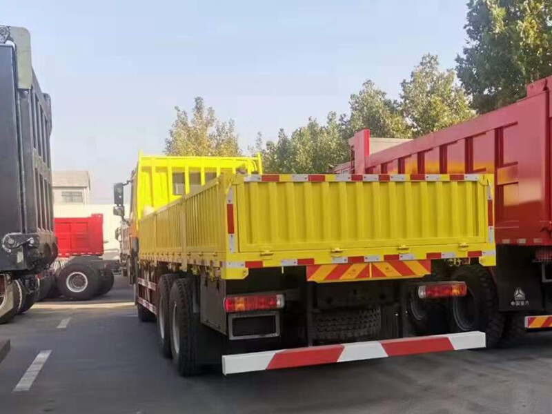 HOWO CARGO TRUCK