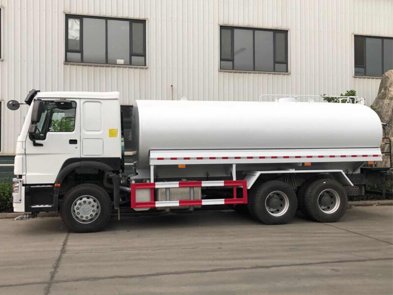 HOWO WATER TANK TRUCK