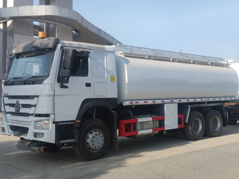 HOWO FUEL TANK TRUCK