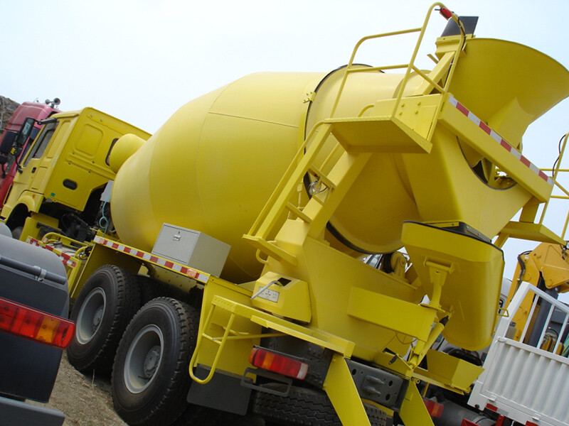 HOWO MIXER TRUCK