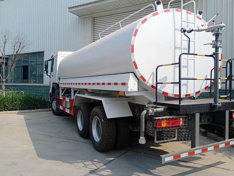 HOWO WATER TANK TRUCK