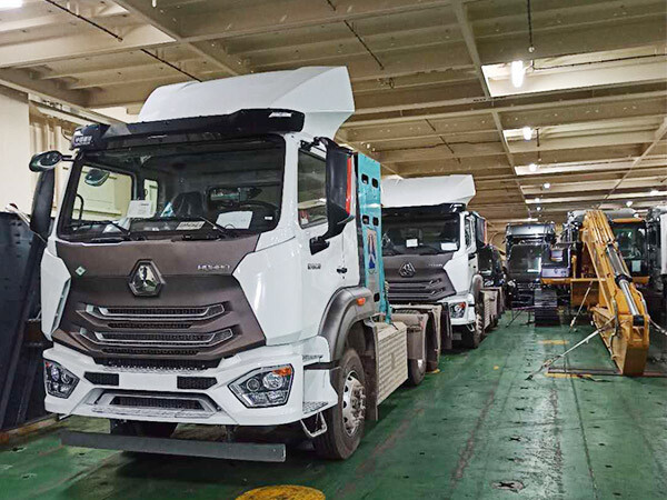 Heavy truck intelligent muck truck delivery ceremony.jpg Heavy truck intelligent muck truck delivery ceremony.jpg