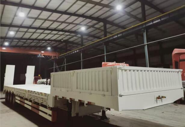 SINOTRUK 4 AXLES LOWBED SEMI-TRAILER(Special type)