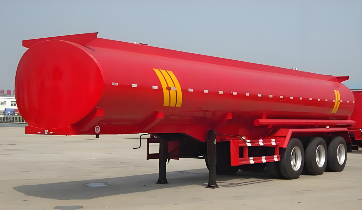 SINOTRUK 30m³ WATER TANK TRAILER.jpg