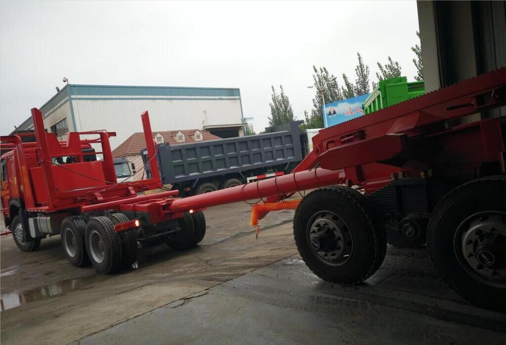 SINOTRUK HOWO 6X4 LOGGING TRANSPORTATION TRUCK