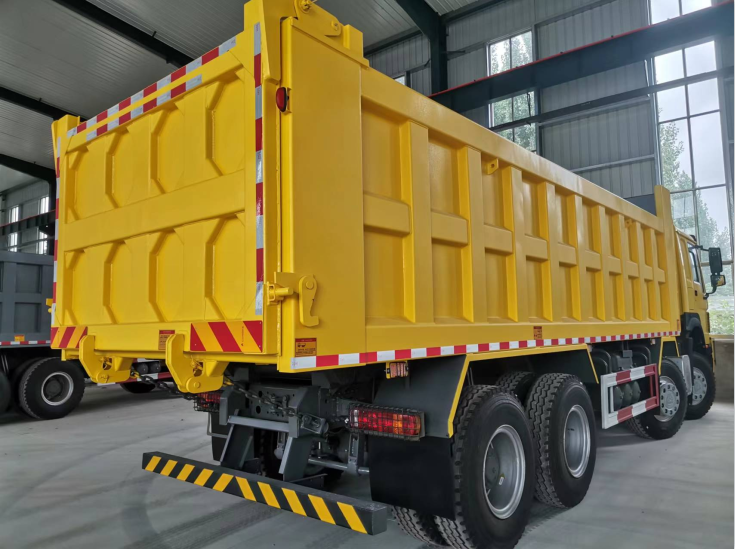 HOWO 8x4 Yellow + Tianzi grid