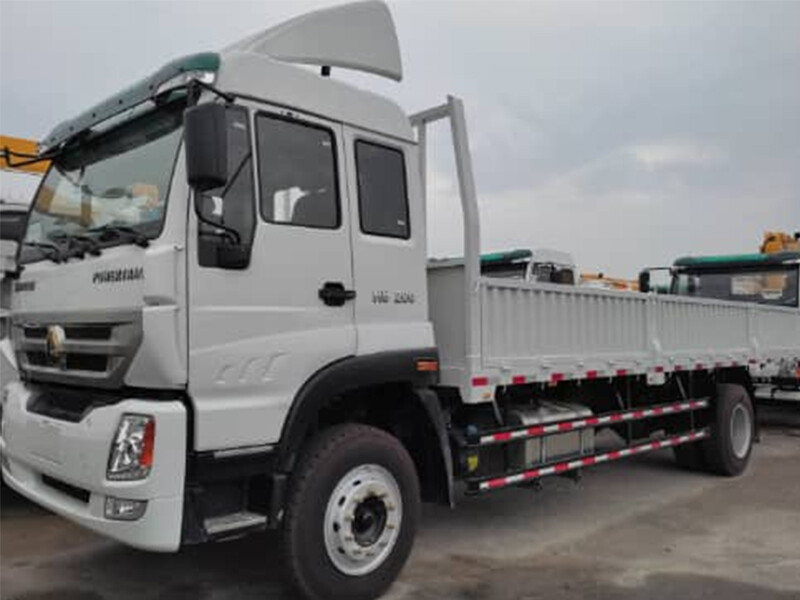 SINOTRUK 4X2 20FT CARGO TRUCK.jpg