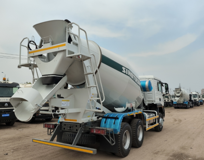 HOWO TX 6×4 Mixer Truck