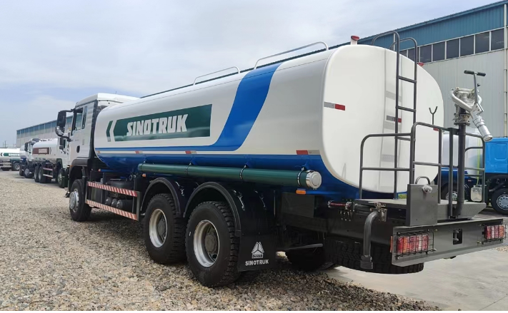 HOWO TX 6X4 WATER TANK  TRUCK