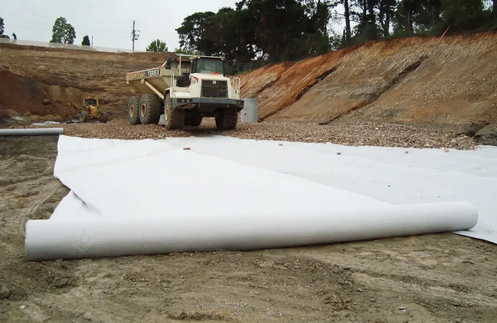 Staple fiber needle-punched nonwoven geotextile