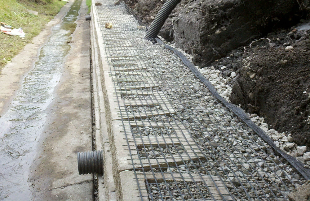 Bidirectional stretch geogrid