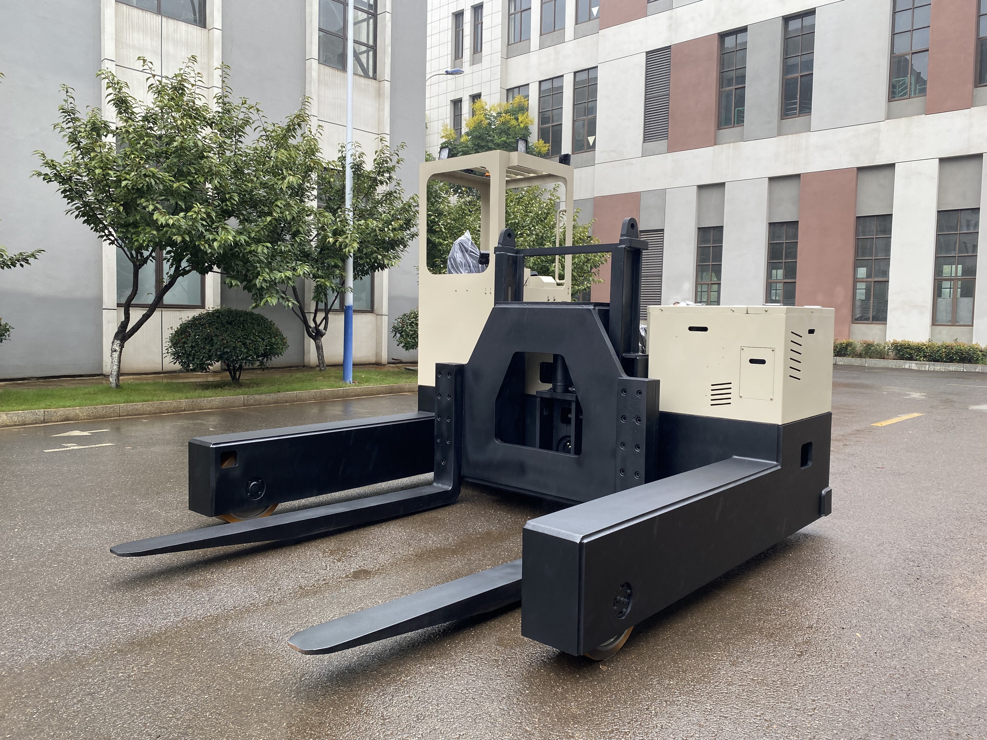 Sitting Type Off-road Truck