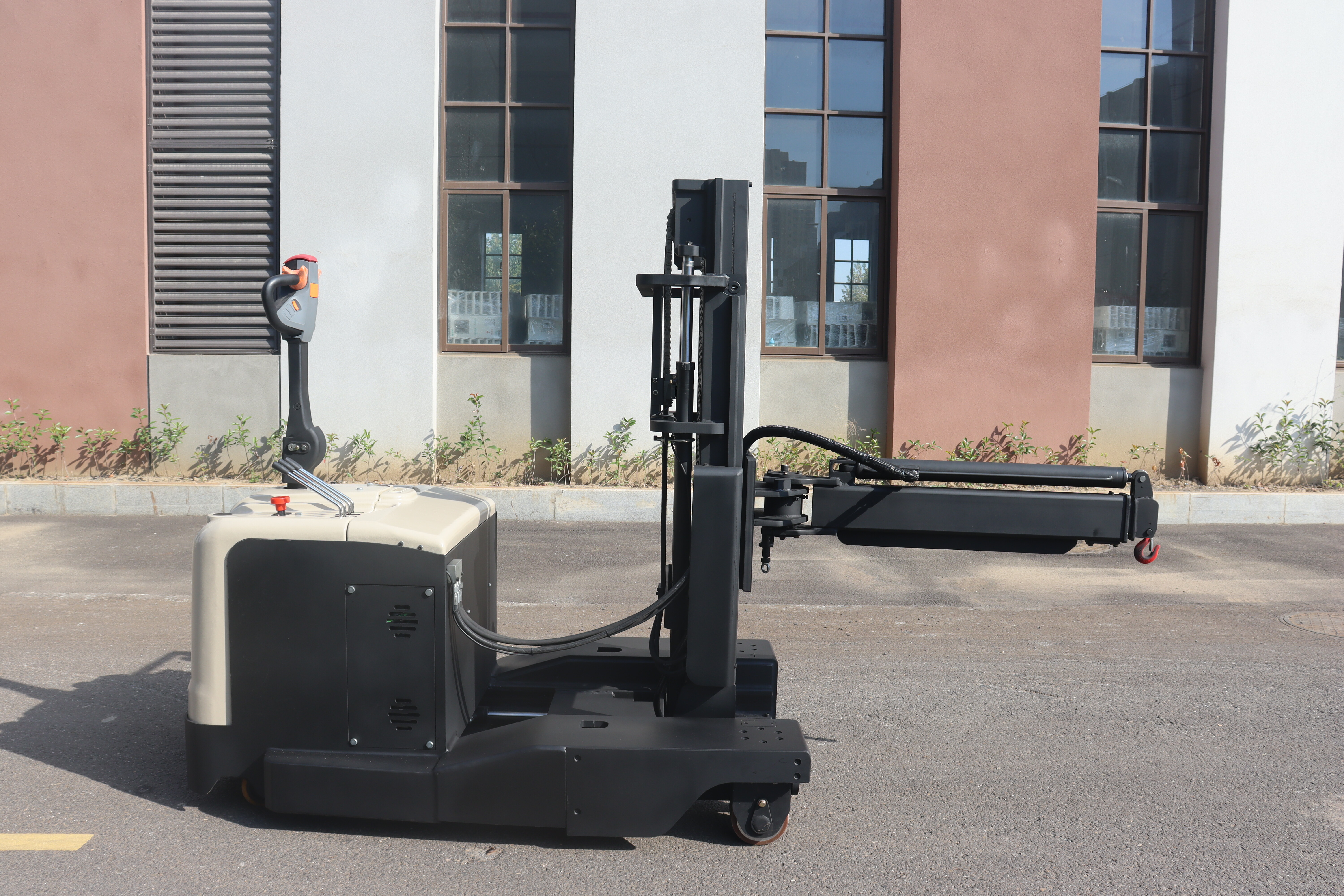 Counterbalanced Heavy Load Crane Stacker