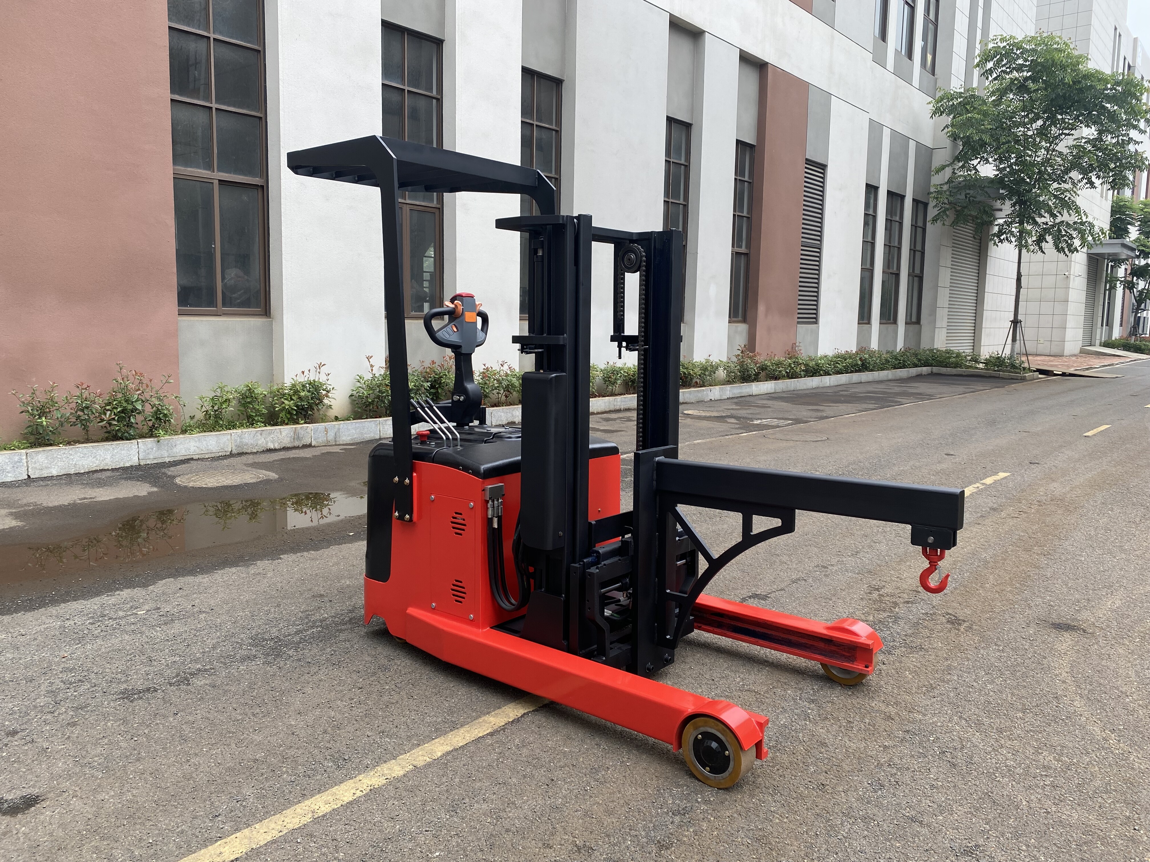 Crane Reach Truck