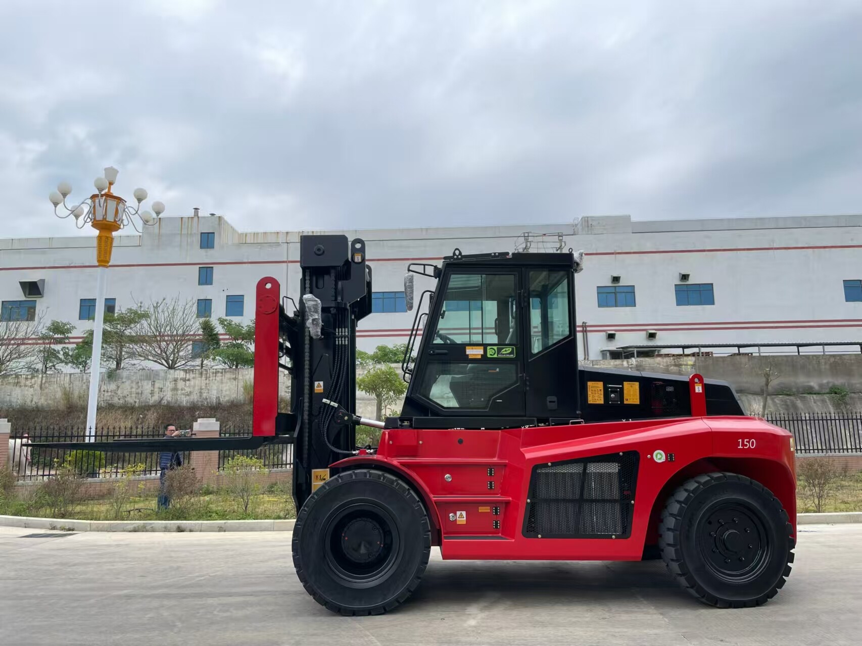 15Ton Lithium-Battery Operated Forklift