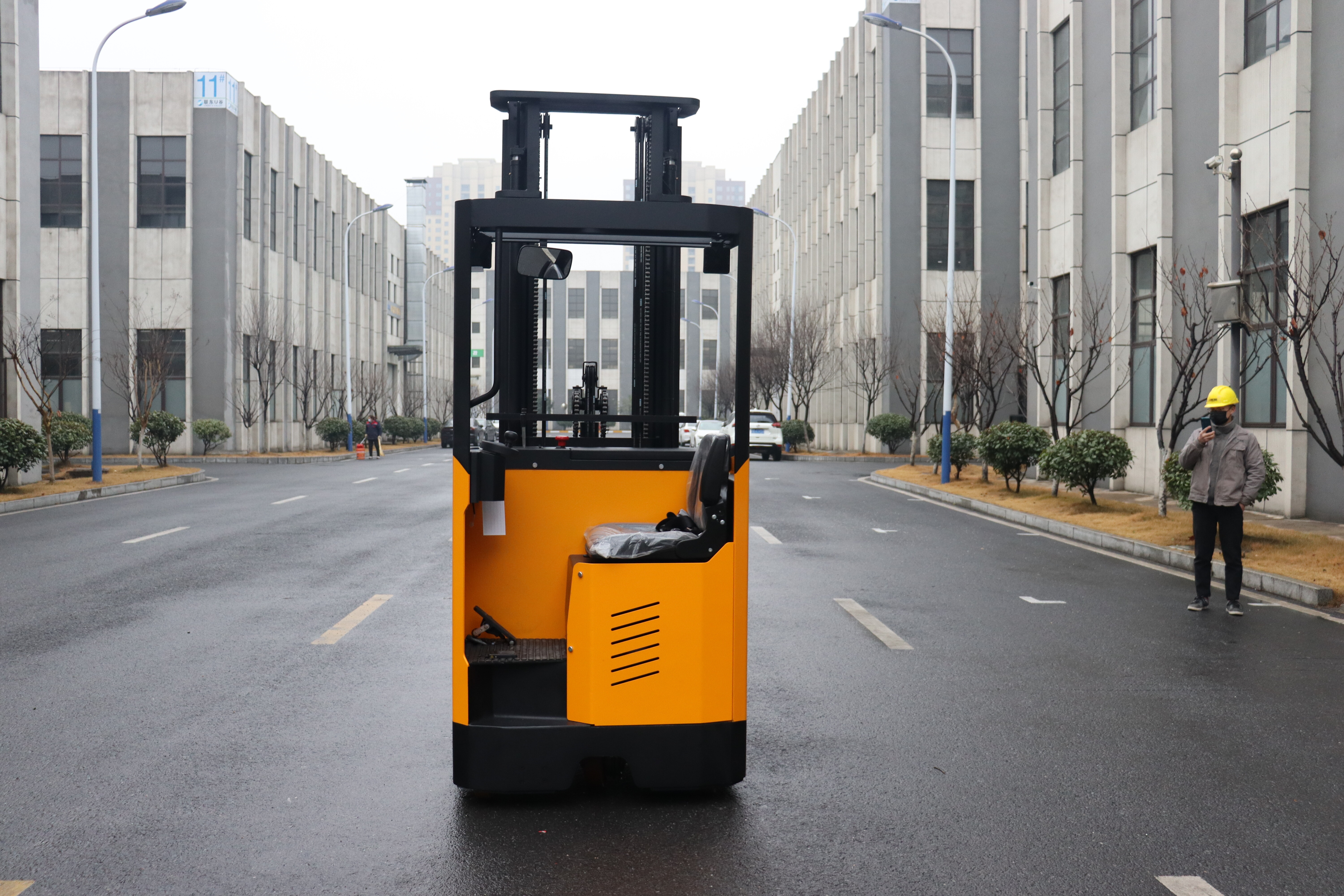 Sitting Reach Truck