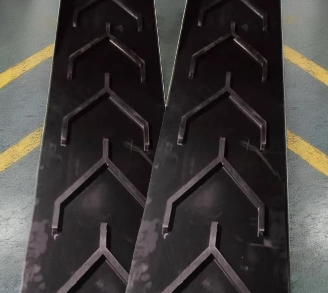 Custom Industrial V Ribbed Pattern Rubber Chevron Conveyor Belt