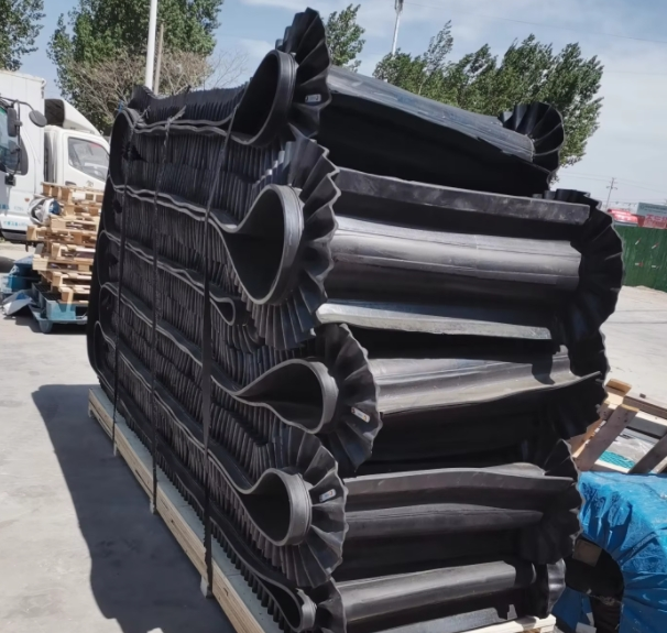China Factory Supply Wear Resistant Side wall Skirts bucket Rubber Conveyor Belt For Stone Crusher