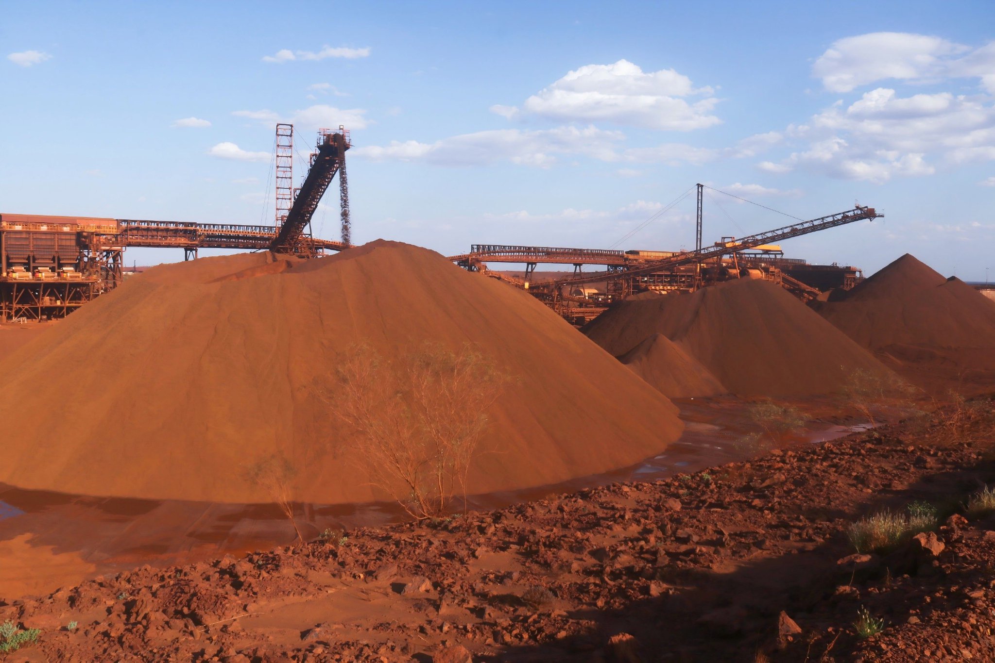 Iron ore production in China fell by 12.6% y/y in January-February