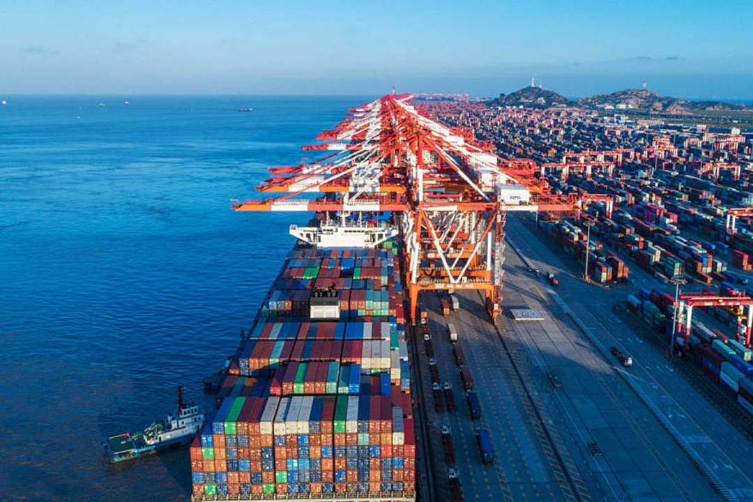 Facing the complex and ever-changing international trade environment,..