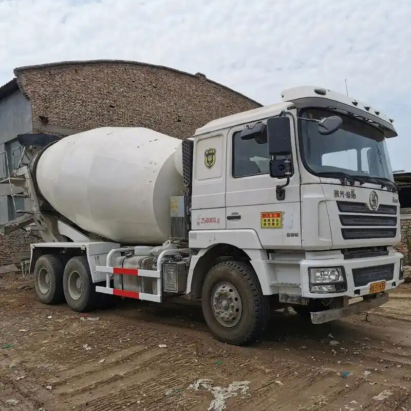 Shacman F3000 Mixer Truck