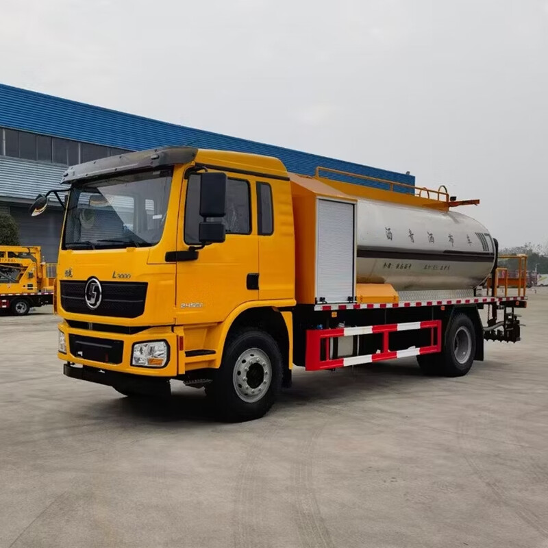 SHACMAN 7m3 Asphalt Distributor Spraying Truck