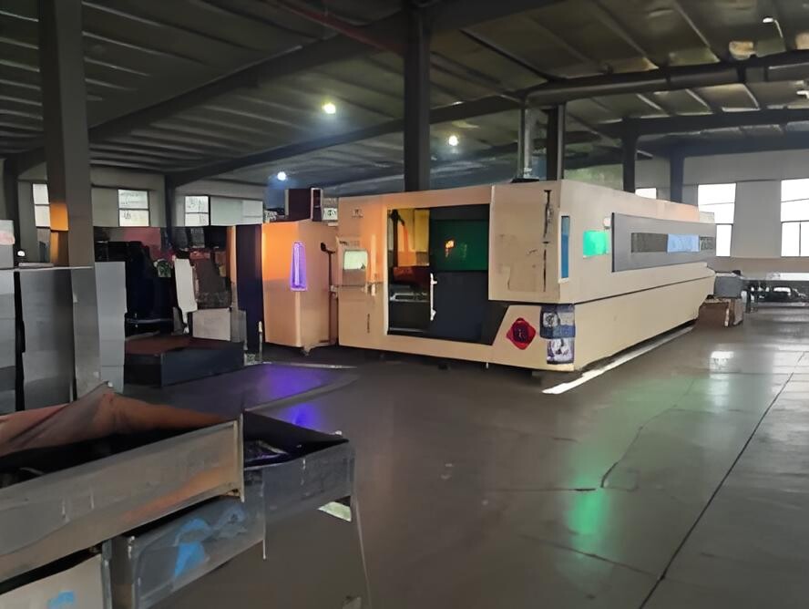 Laser cutting machine