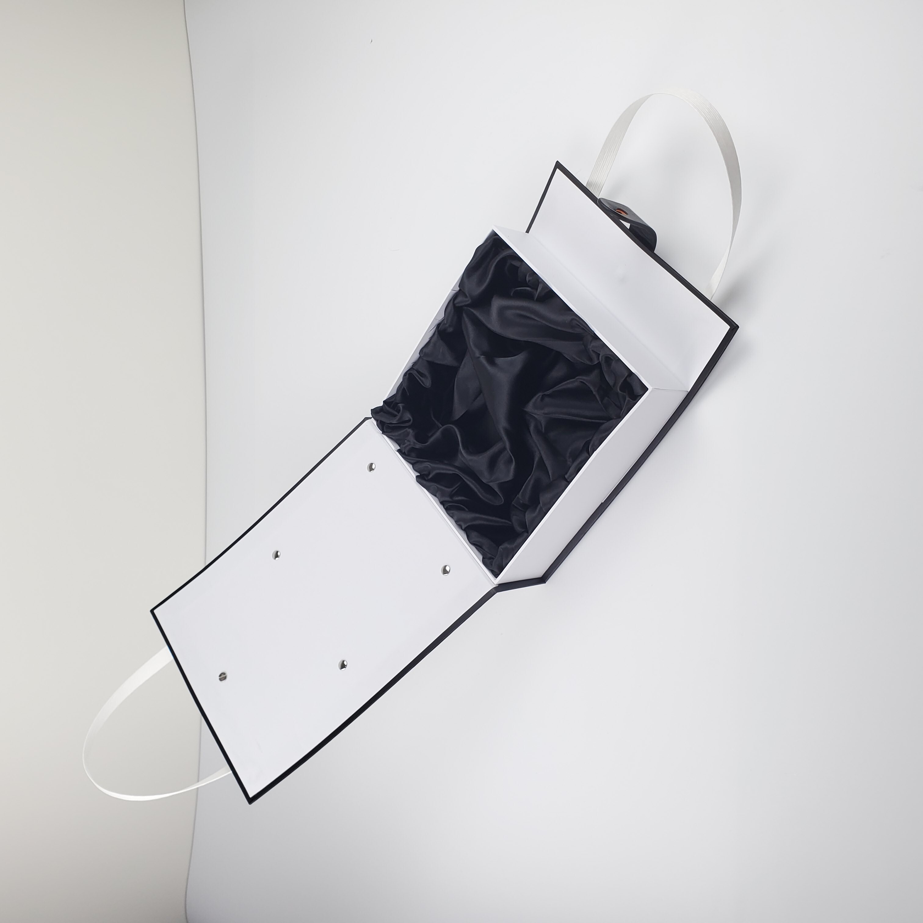  Custom Luxury Cardboard Hair Extensions Packaging Boxes & Wig Bags with Satin Inserts