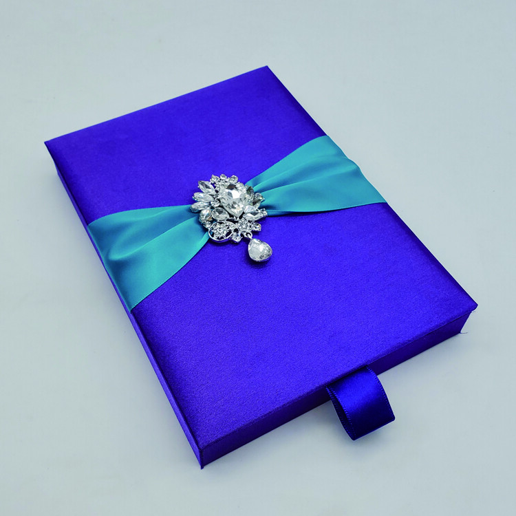  Wholesale Silk Velvet Magnetic Closure Gift Boxes for Sports Cards, Invitations & More