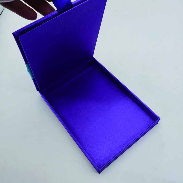  Wholesale Silk Velvet Magnetic Closure Gift Boxes for Sports Cards, Invitations & More