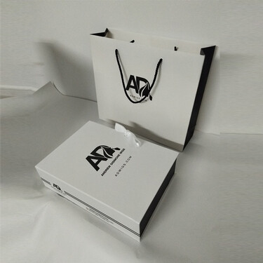 Wholesale Custom Logo Storage Boxes for Hair Extensions & Wigs - Luxury Satin Packaging with Hanger