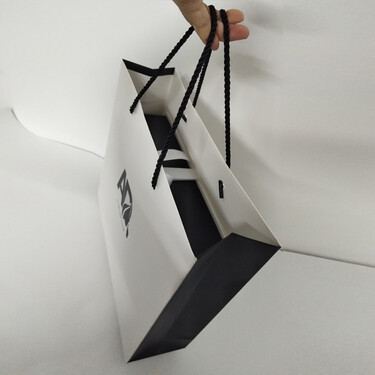 Wholesale Custom Logo Storage Boxes for Hair Extensions & Wigs - Luxury Satin Packaging with Hanger