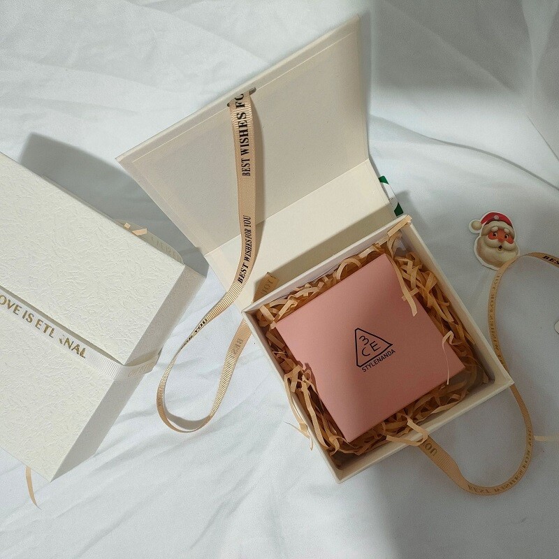  Custom White Cardboard Jewelry Gift Boxes with Bag & Direct Factory Quality