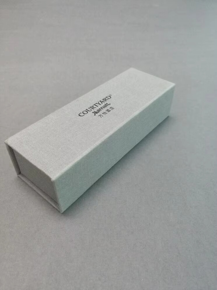  High-Quality Small Gift White Packaging Box with Tray - Eco-Friendly CCNB+BF Corrugated Material