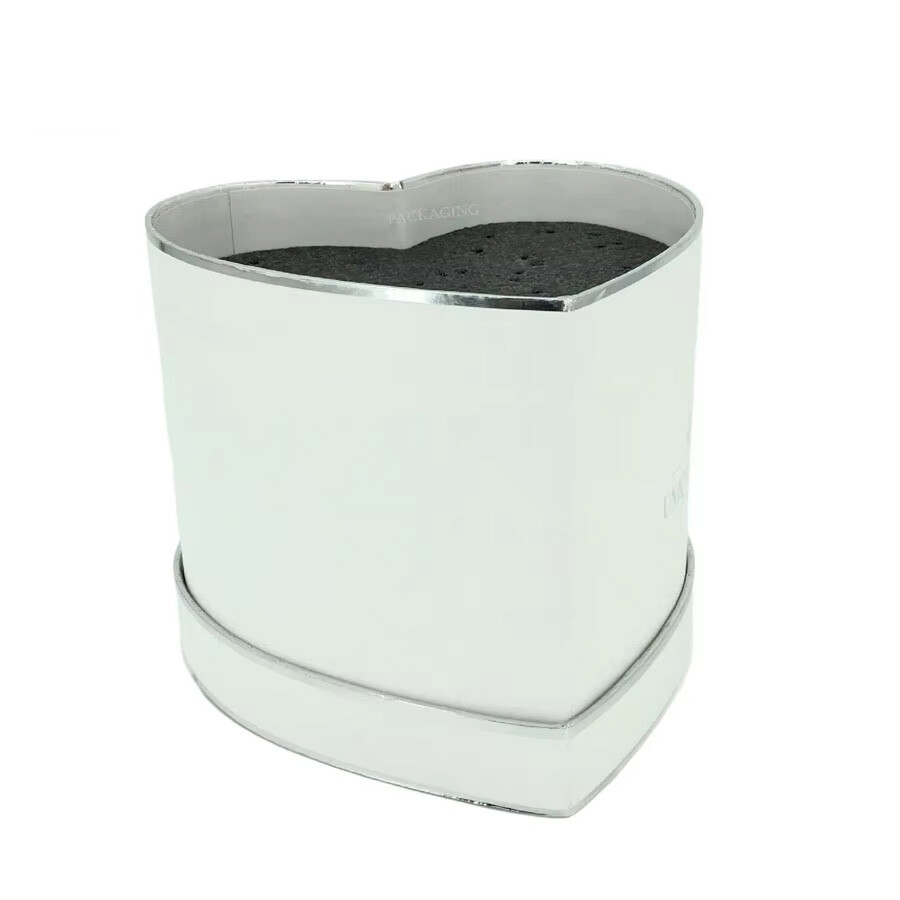  Custom Luxury Heart-Shaped Flower Box for Gift Packaging in White Cardboard