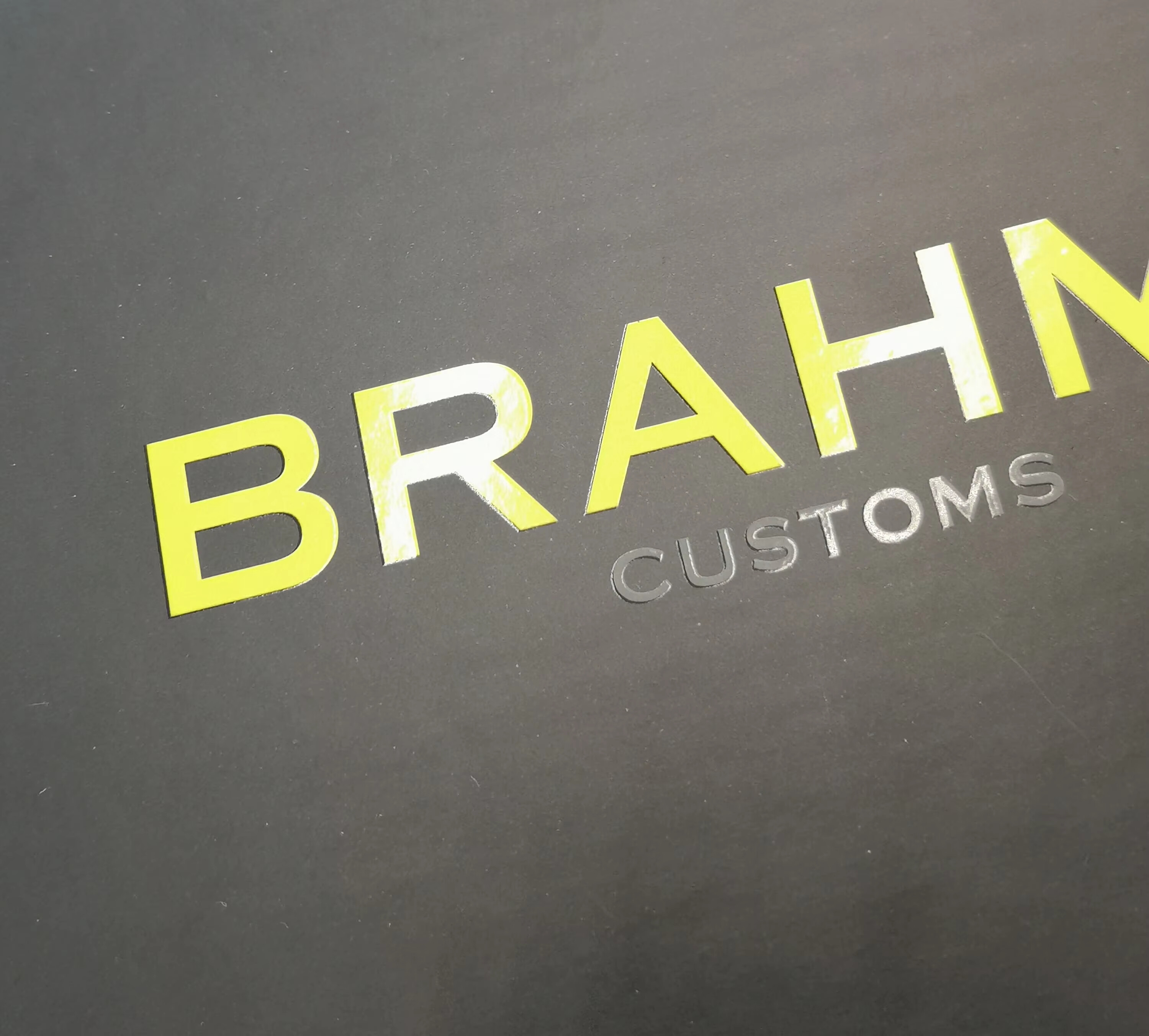  Custom Black Magnetic Gift Box Packaging with High-Quality Cardboard and Offset Printing