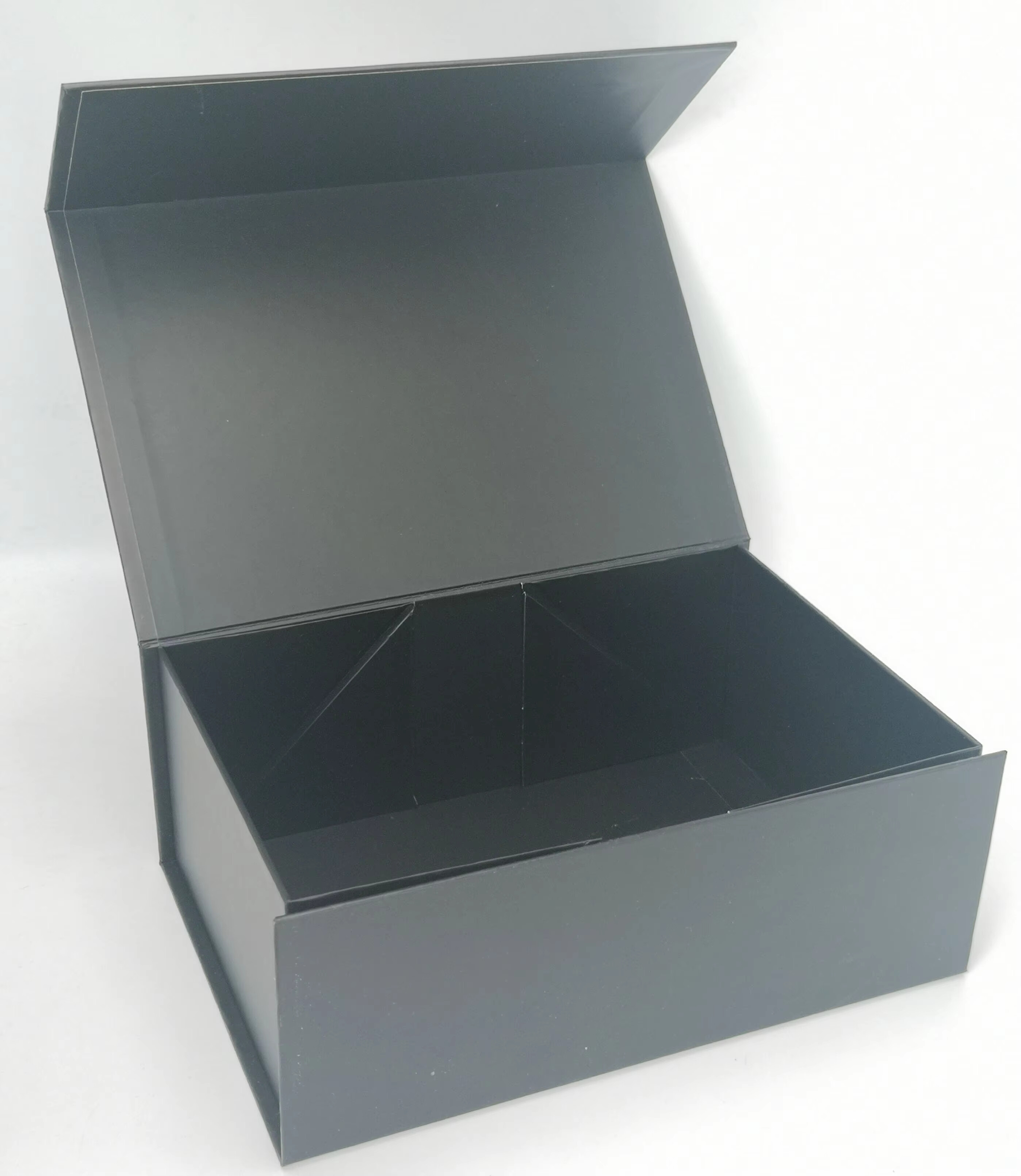  Custom Black Magnetic Gift Box Packaging with High-Quality Cardboard and Offset Printing