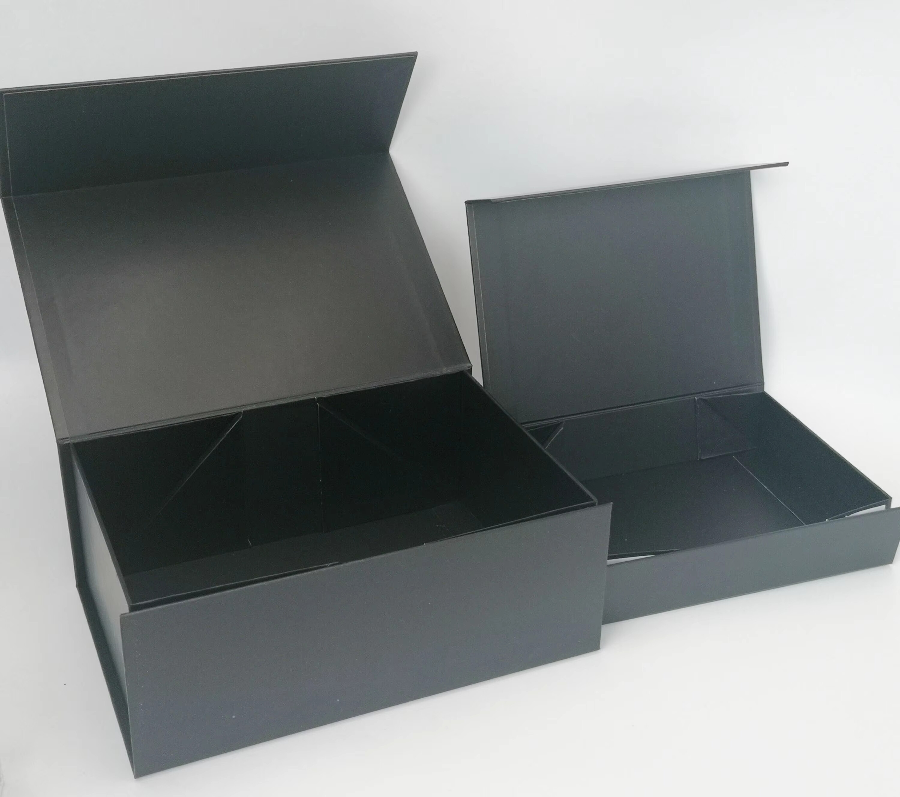  Custom Black Magnetic Gift Box Packaging with High-Quality Cardboard and Offset Printing