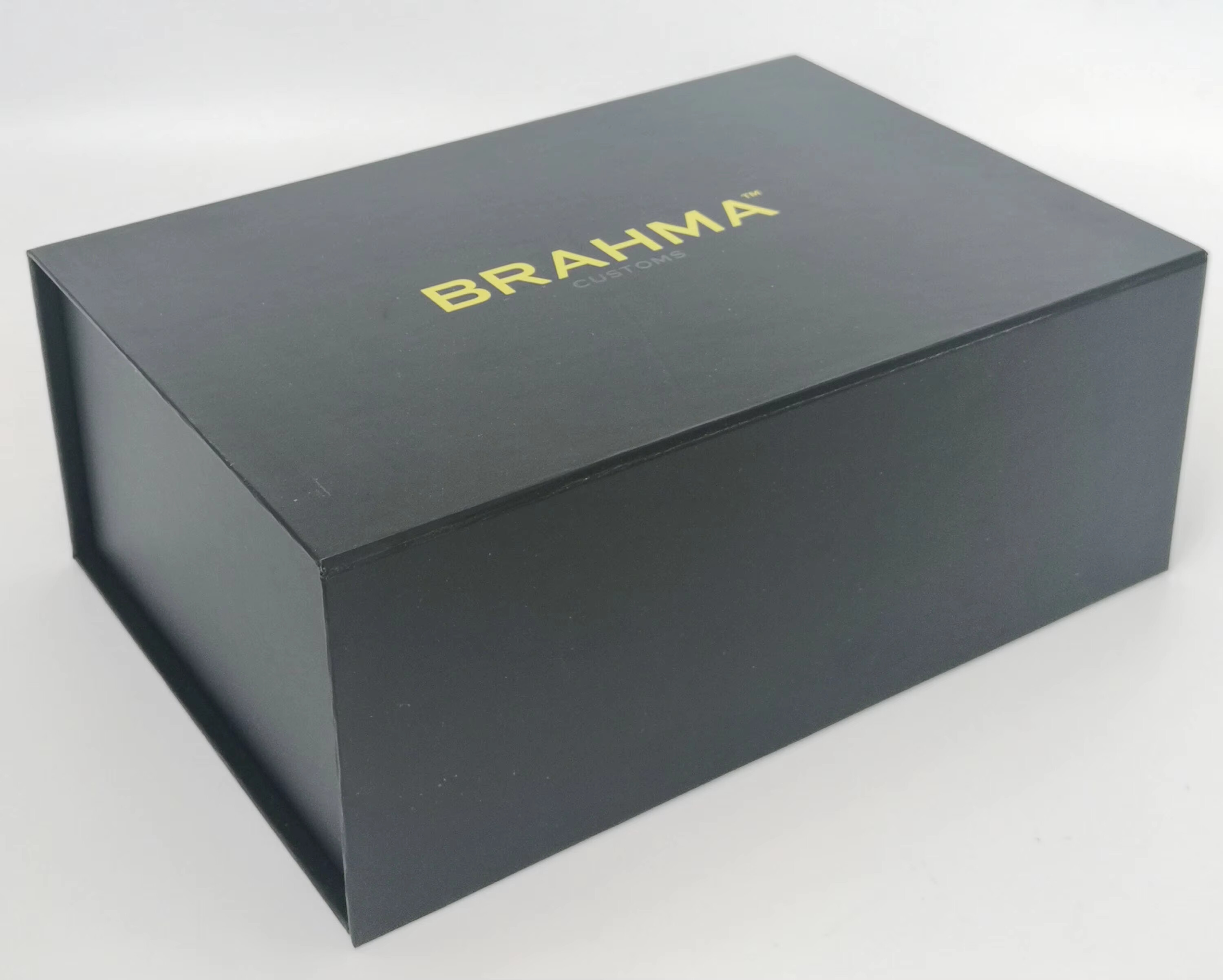  Custom Black Magnetic Gift Box Packaging with High-Quality Cardboard and Offset Printing