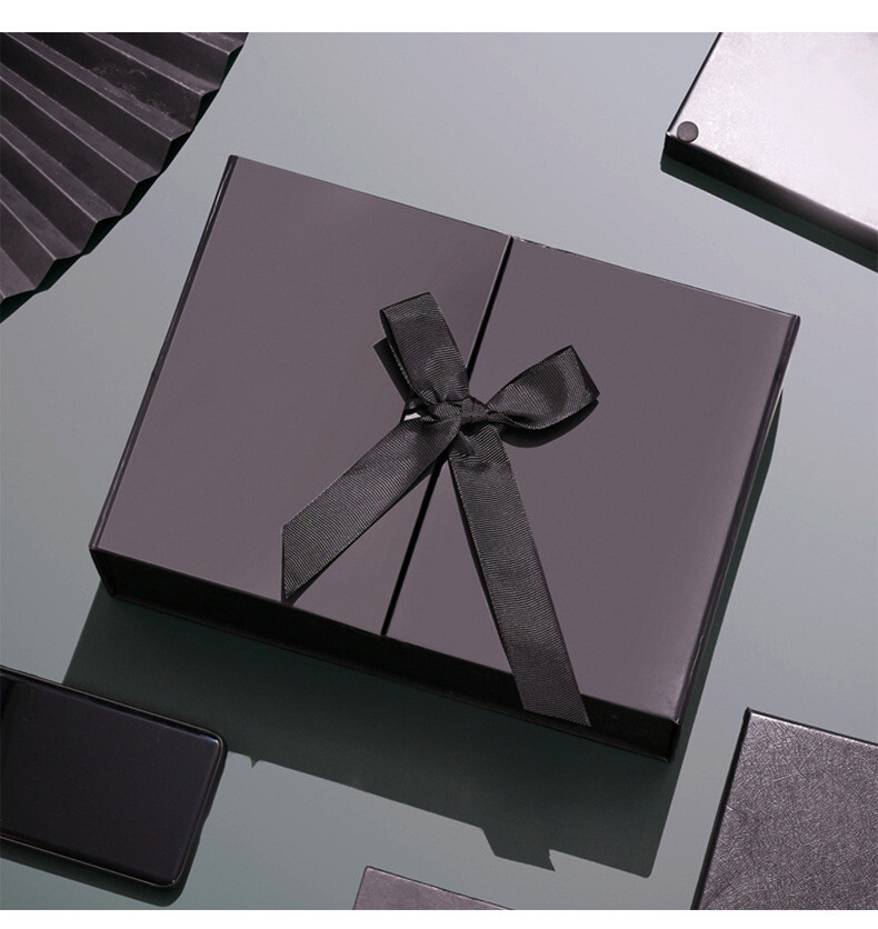 Hot Selling Minimalist White Flip Double Door Folding Cosmetic Gift Packaging Box