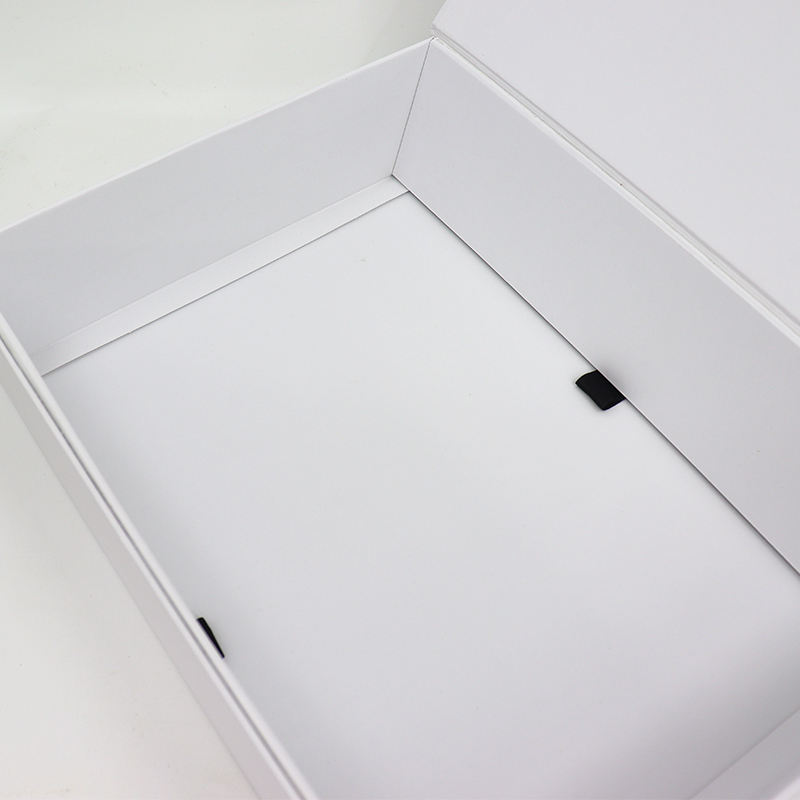  Luxury Custom Hard Board Magnetic Box with EVA Foam Insert for Clothing & Cosmetic Packaging