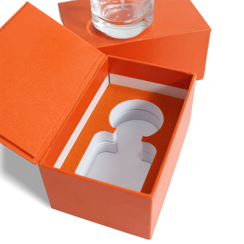 Customized Luxury Perfume Packaging Box with Embossed Logo, Removable Lid & Neck Cardboard